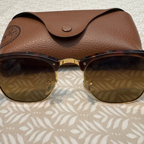 Ray-Ban Tortoise and Gold Sunglasses with Brown Case - Picture 3 of 4